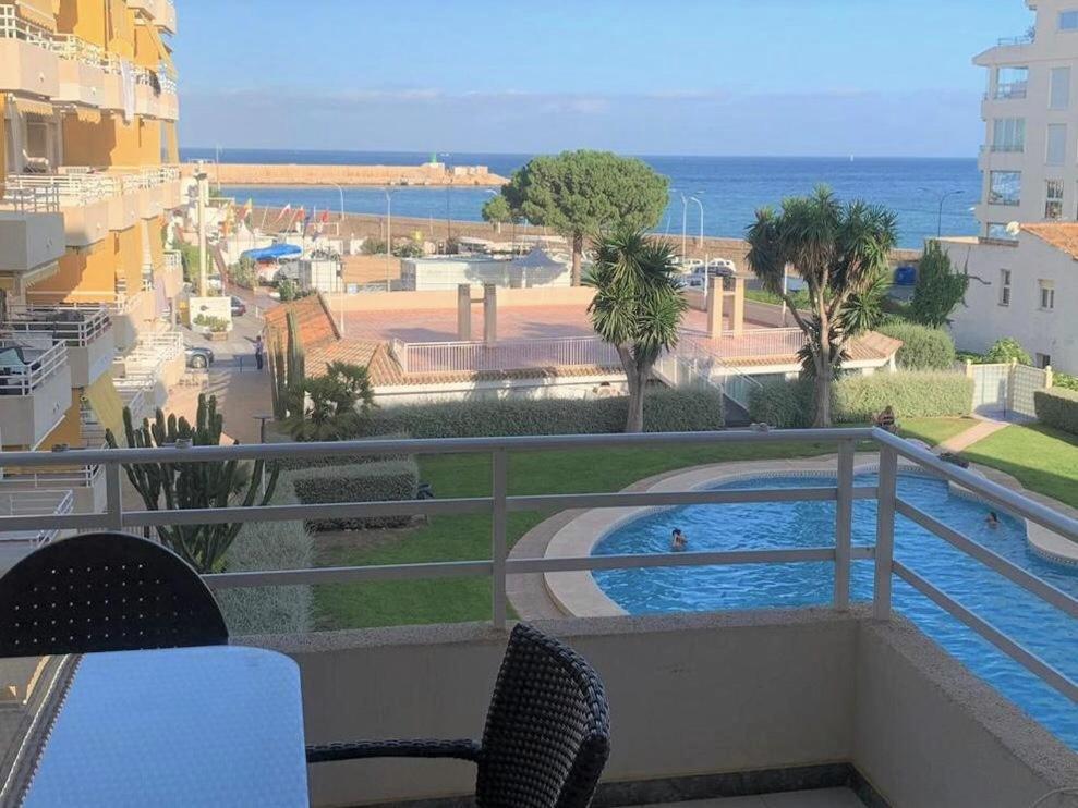 Acogedor Apartamento Frente Al Mar Con Piscina 阿尔啼 外观 照片